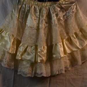 Sz Girls M frill skirt ALTEREGO NWT